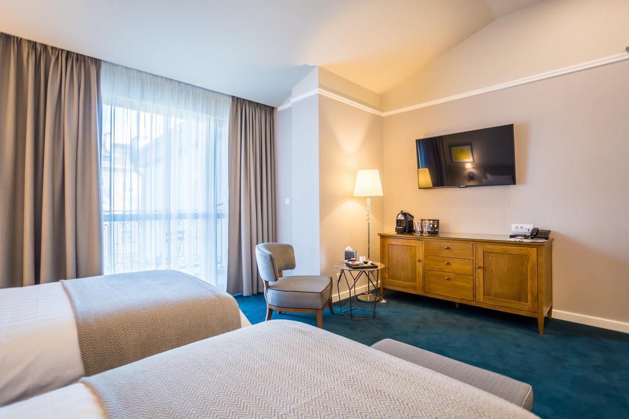 Hotel Residence Promenade Burgas Zewnętrze zdjęcie A room at the hotel